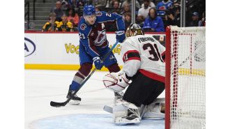 Mittelstadt's strong performance leads to Avalanche's fifth consecutive victory.