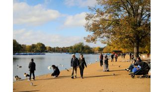 Today, the UK may experience unusually warm autumn weather with temperatures reaching up to 17°C.
