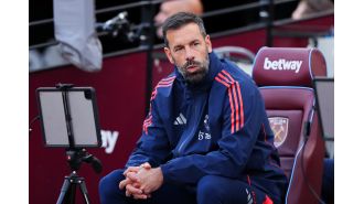 Gary Neville suggests that Ruud van Nistelrooy should make a significant change at Manchester United following the sacking of Erik ten Hag.