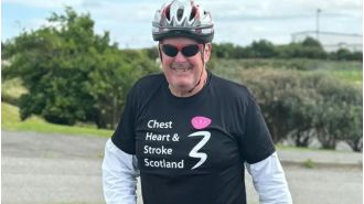 A Scottish rugby legend passed away after completing a 1000-mile charity bike ride.