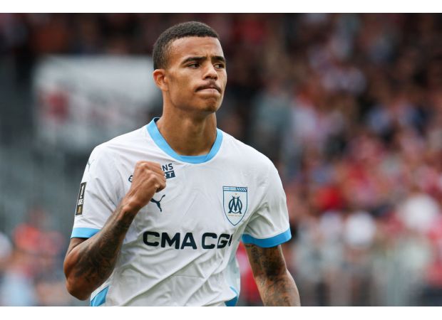 Roberto De Zerbi criticizes Mason Greenwood after PSG defeat Marseille.