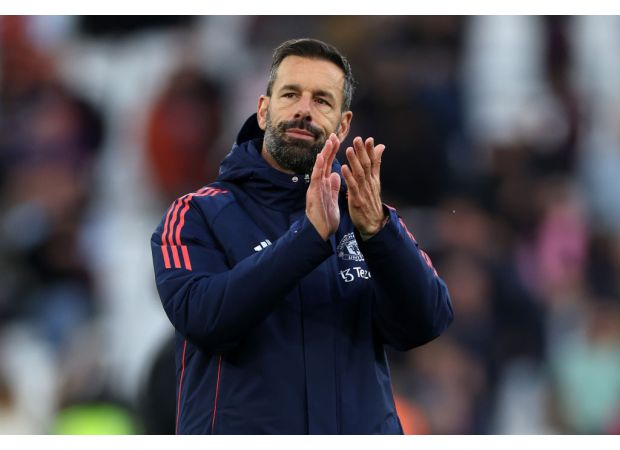 Ruud van Nistelrooy's managerial career: Managed teams, stats, and tactics at Manchester United.