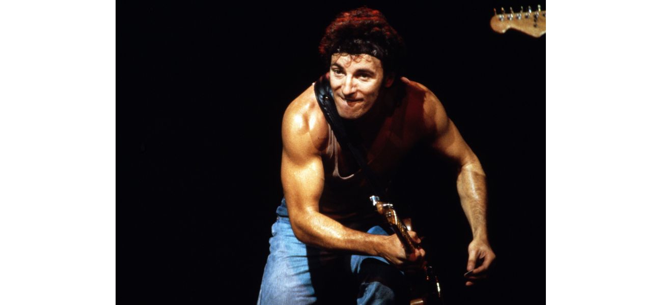 Hollywood actor's first look as Bruce Springsteen in biopic falls short, lacking character transformation.