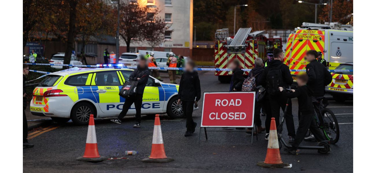 Police investigate man's death, evacuate tower block as bomb squad called in