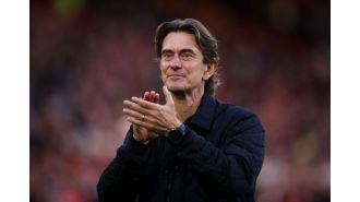 Frank talks about Man Utd's open position and shares a message with Erik ten Hag.