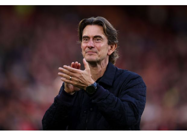 Frank talks about Man Utd's open position and shares a message with Erik ten Hag.