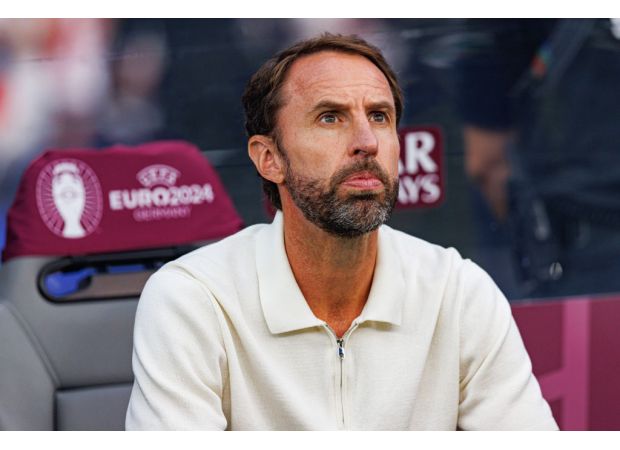 Gareth Southgate has clarified his intentions despite rumors linking him to Manchester United.