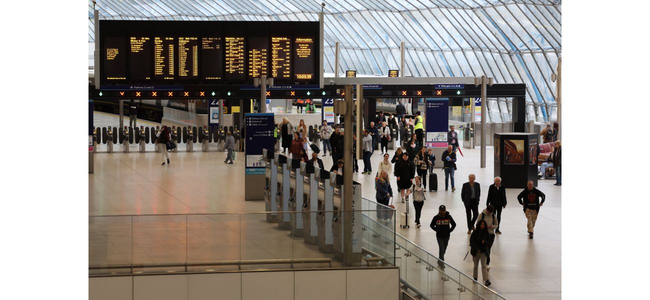 Rush hour disruptions affect travel between Vauxhall and London Waterloo.