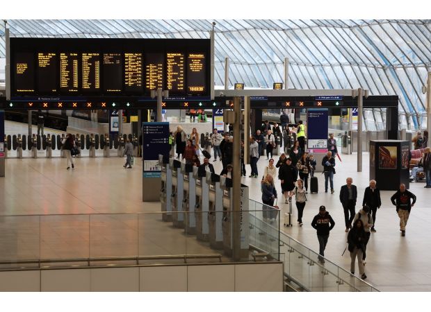 Rush hour disruptions affect travel between Vauxhall and London Waterloo.