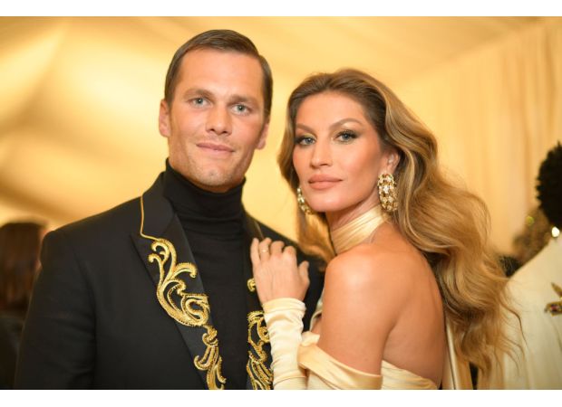 Tom Brady shares emotional song lyrics following announcement of Gisele Bündchen's pregnancy with jiu-jitsu instructor.