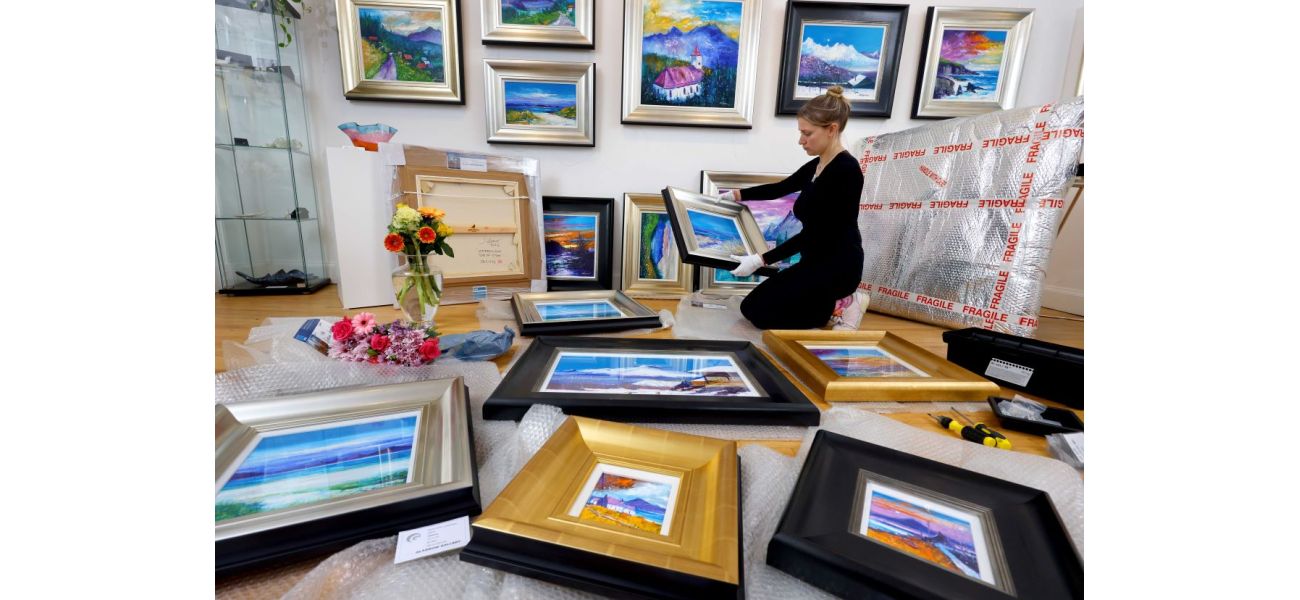 Jolomo reveals source of signature colors at Glasgow exhibition.