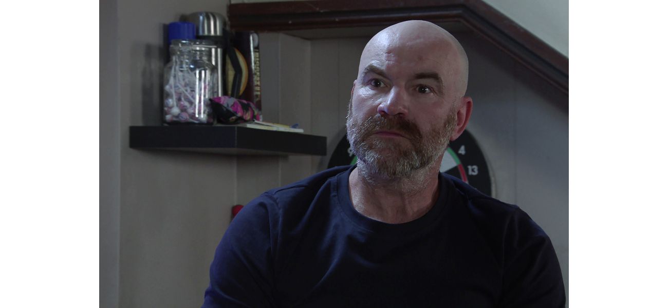 Tim keeps big secret from Sally and advises her to never discover it in Coronation Street
