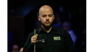 Despite a difficult season, Luca Brecel qualifies for the Champion of Champions tournament.