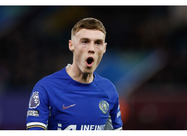 Chelsea legend Gianfranco Zola predicts a bright future for Cole Palmer, recognizing his potential.