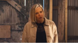 Actress Beth Cordingly discusses her off-screen connection with a popular Emmerdale star following the release of a song about a 
