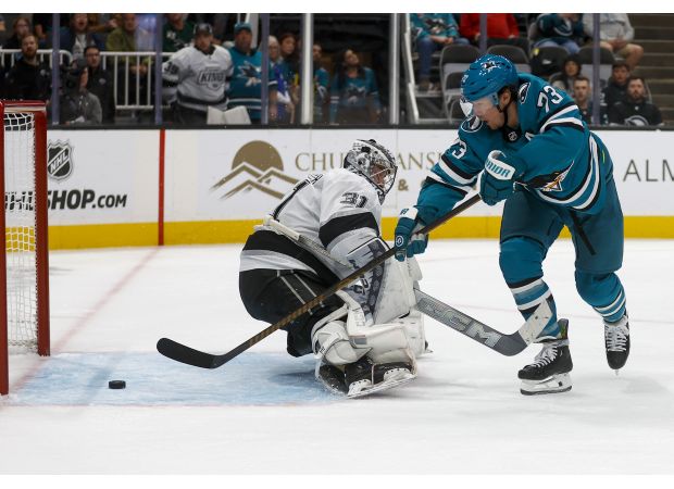 Sharks secure back-to-back win with late goals against L.A. Kings.