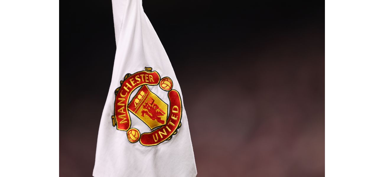 A Man Utd fan died after a clash with an Arsenal supporter, prompting a police search for suspects.