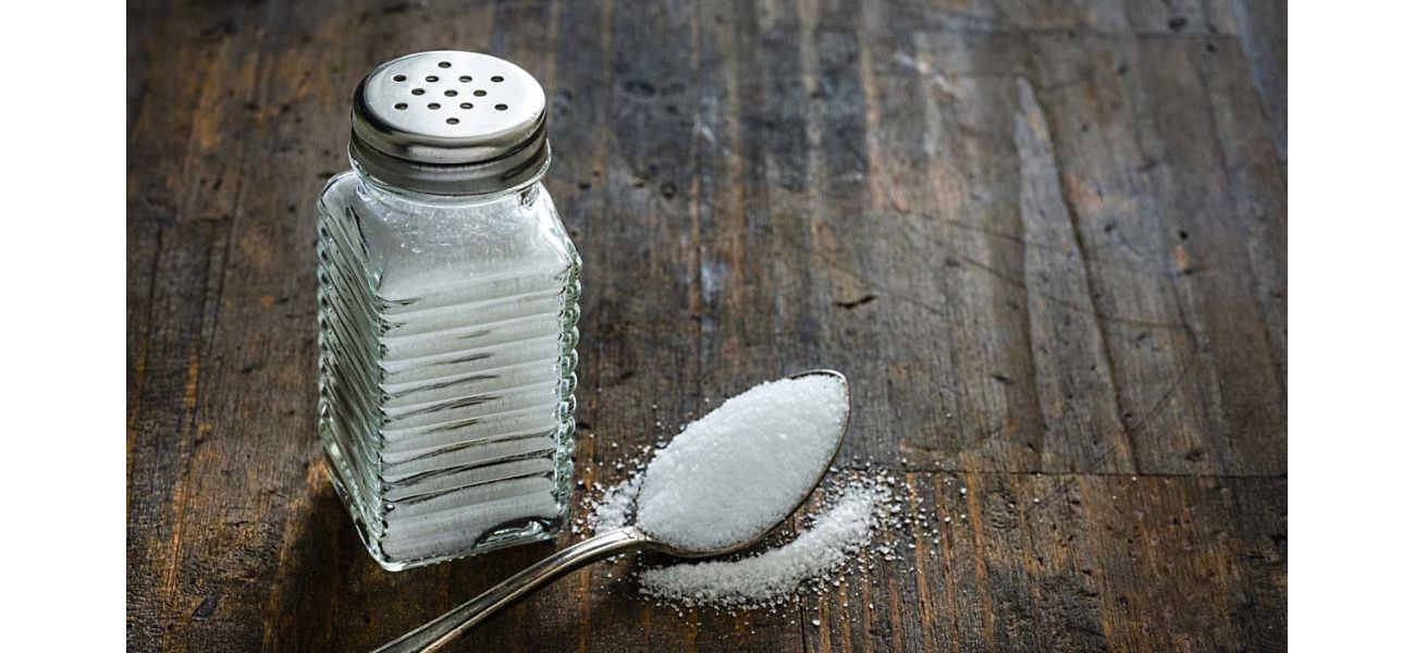 Research suggests that requiring lower salt levels in Australian food could prevent 3000 deaths.