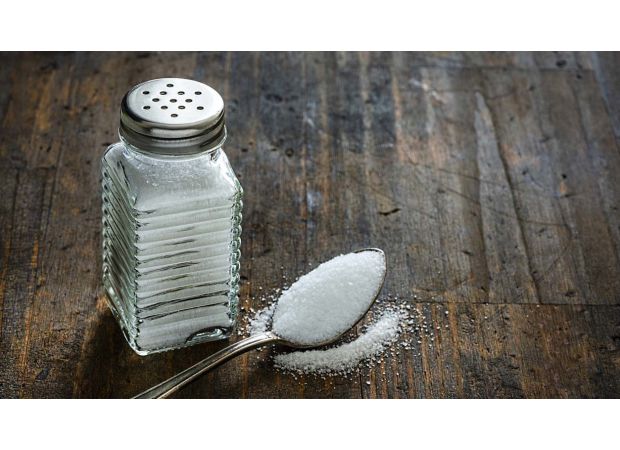 Research suggests that requiring lower salt levels in Australian food could prevent 3000 deaths.