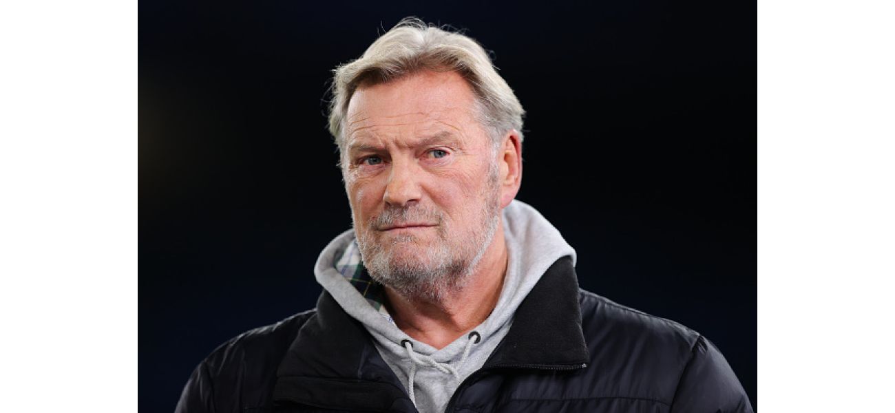 According to Glenn Hoddle, Chelsea would be doing better if they had their previous manager.