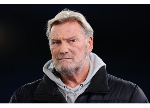 According to Glenn Hoddle, Chelsea would be doing better if they had their previous manager.
