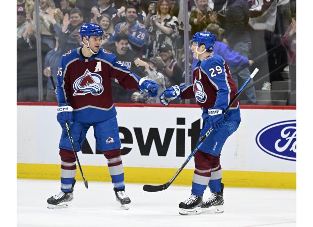 N. MacKinnon and M. Rantanen of Avalanche are scoring but not shooting as much this season.