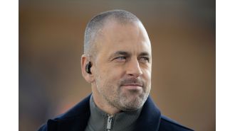 Joe Cole predicts the Manchester United vs Chelsea match and makes a statement about Viktor Gyokeres' transfer.