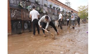 Over 200 dead in Spanish floods, causing anger and disbelief.