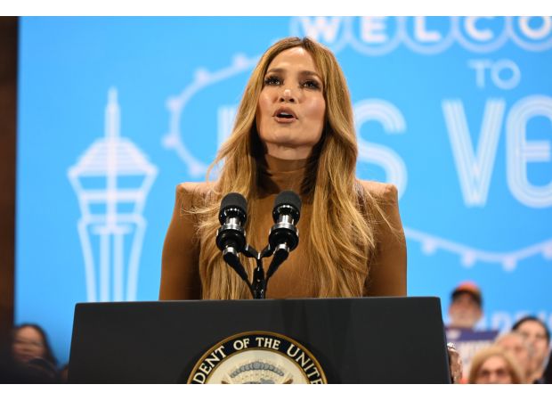 Jennifer Lopez, known for her fearless attitude, has become Donald Trump's biggest opponent in the US election.