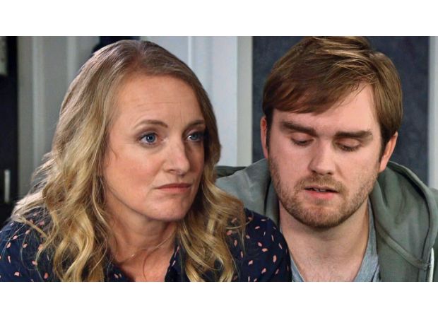 Nicola from Emmerdale makes a surprising and strategic move to win, leaving Tom King shocked.