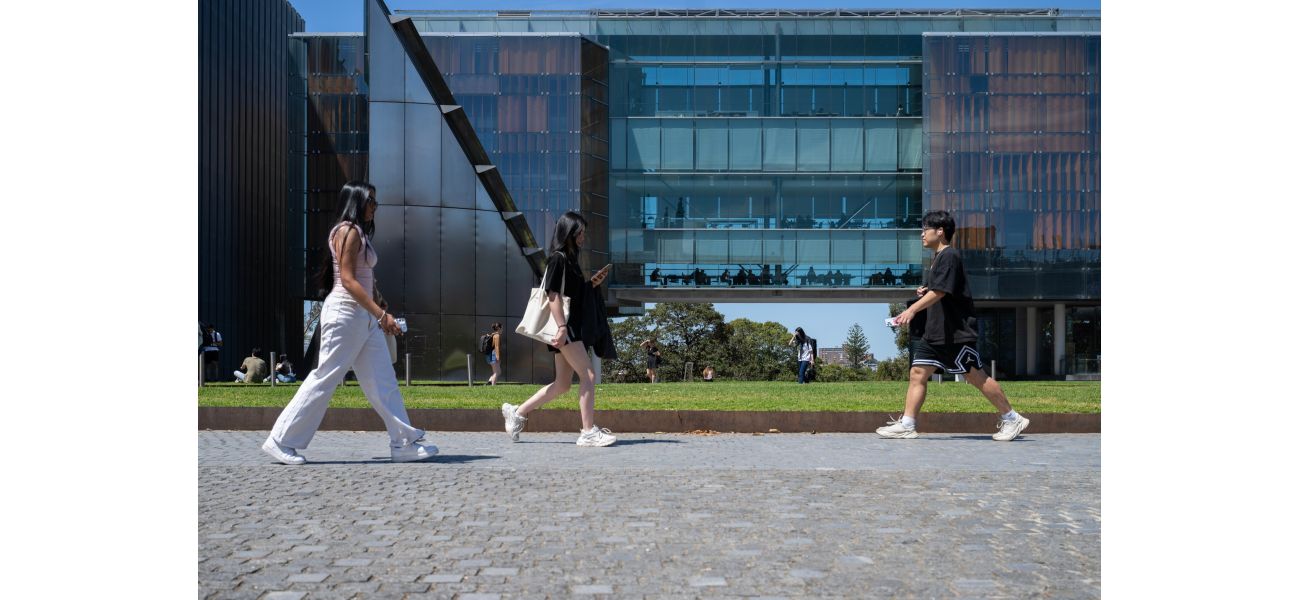 Albanese govt to lower student debts with new strategy