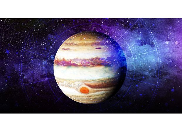 Jupiter brings an early start to party season for Leo with a tarot horoscope forecast based on your star sign.