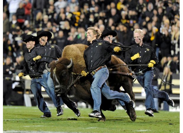 West coast teams going after high school talent, UCLA making a big change, and Arizona and Oregon State having success in recruiting.