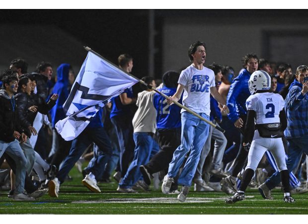 Acalanes takes step towards league title with win over Campolindo, getting sweet revenge on their rival.