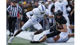 Kanye Udoh dominates as No. 21 Army beats Air Force 20-3 with two touchdowns.