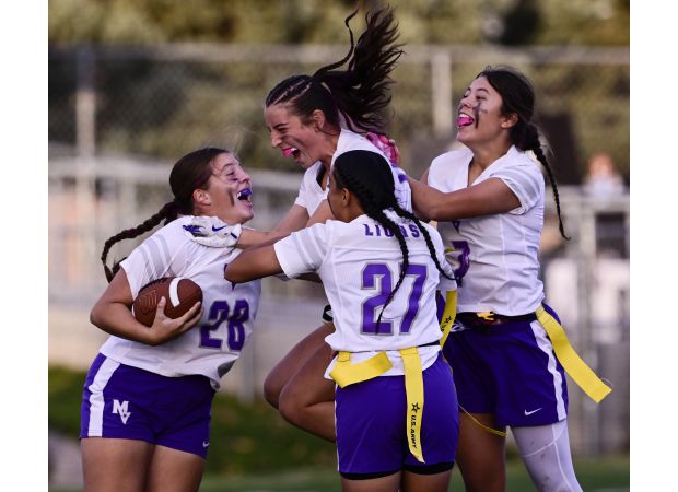Mountain View dominates The Classical Academy and wins the Class 4A flag football championship.