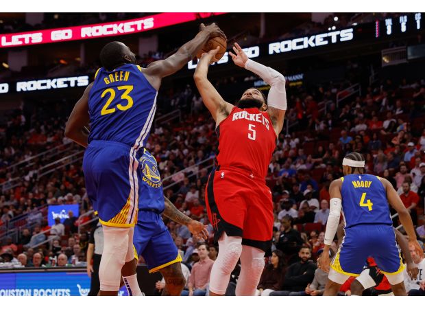 The Warriors almost lost their huge lead, but managed to win against the Rockets in overtime.