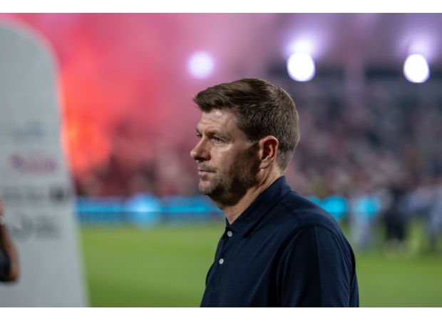 Liverpool hero gets jeered by supporters while facing challenges in Saudi Arabian soccer league.