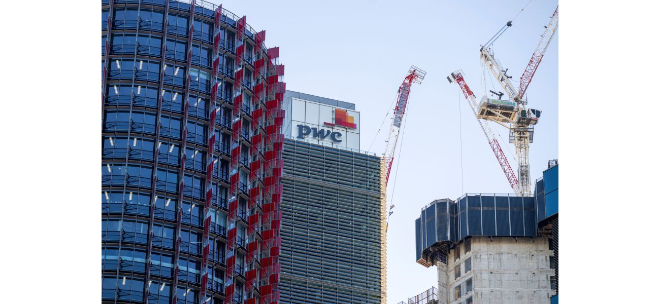 Police investigate tax scandal at PwC's Sydney office.