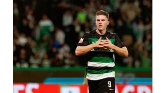 Brighton manager Graham Potter supports the potential signing of a £58 million striker by Manchester United.