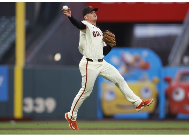 Matt Chapman and Patrick Bailey from the SF Giants receive Gold Glove Awards.