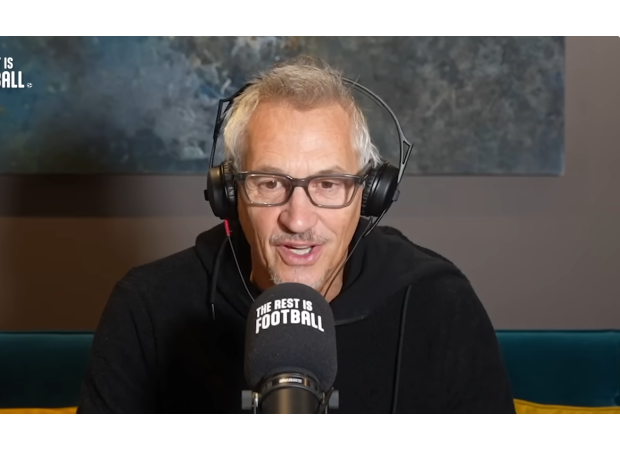 Lineker declares top player from Man Utd and Chelsea match.