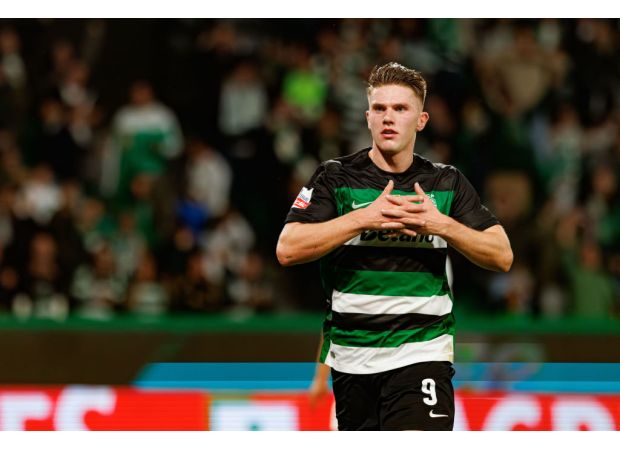 Brighton manager Graham Potter supports the potential signing of a £58 million striker by Manchester United.