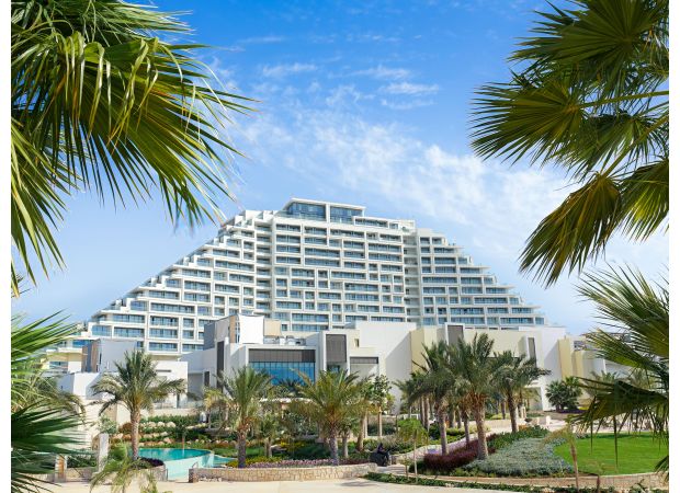 European hotel offers money-back guarantee for vacations with poor weather.