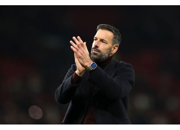 The Manchester United team's position on keeping Ruud van Nistelrooy, as told by Ruben Amirom.