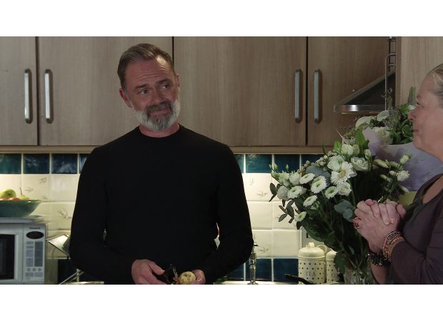 TV star from Coronation Street is heartbroken after thieves steal her late husband's ashes.