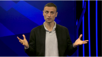 Soccer player Berbatov criticizes two Man Utd players and suggests a new player may join the team.