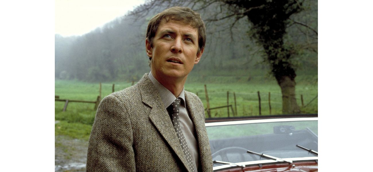 BBC actor becomes iconic television character in sneak peek of 80s revival.