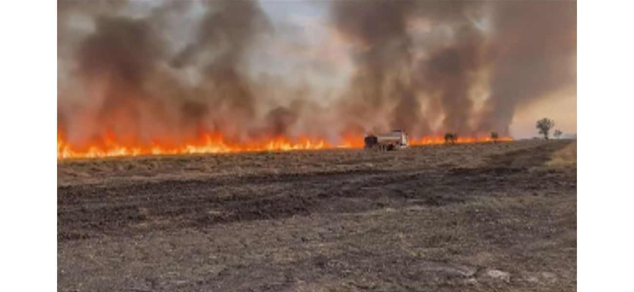 Hundreds evacuated due to bushfire in rural town in Queensland.