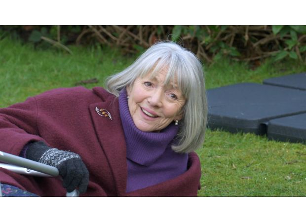 A well-known TV icon from the 80s and 90s looks completely different in their new role on a soap opera.